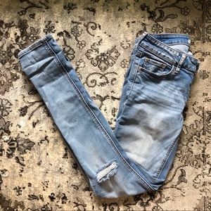 hollister light washed skinny jeans